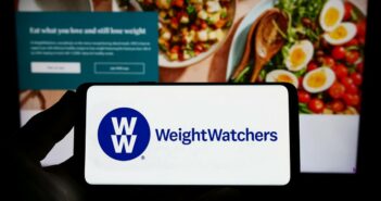 Abnehmen mit Weight Watchers: Ein Schritt zurück zur Berufsfähigkeit (Foto: AdobeStock 584194460 Timon)